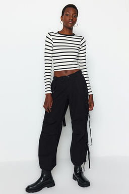 Siyah Cizgili Premium Viskoz Yumusak Kumasl? Fitted Crop Esnek Orme Bluz TWOAW24BZ00048