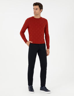 Черные зауженные брюки из плотной ткани