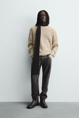 CONTRAST TEXTURED JUMPER