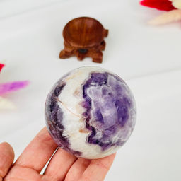 Шар из Аметиста шевронного на подставке