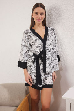 Trendyolmilla Siyah-Beyaz Cicekli Baglama Detayl? Viskon Sortlu Dokuma Pijama Tak?m? THMSS25PT00190