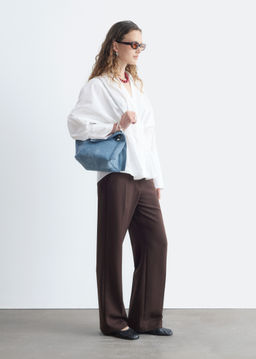 Pantalones sastre con pliegues marcados