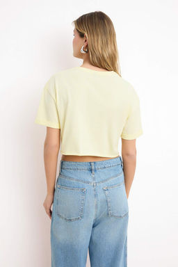 Sar? Boxy Dusuk Kol K?sa Kollu Crop/K?sa %100 Pamuk Orme T-Shirt TWOSS26TS00183