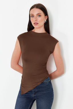 Kahverengi Dik Yaka Buzgu/Drape Detayl? Fitted/Vucuda Oturan Asimetrik Orme Bluz TWOSS24BZ00534