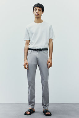 Pantalon en sarga de algodon Slim Fit