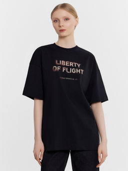 Футболка женская черная с принтом и написью Liberty of flight черный +печать4 112953 - Mark formelle фото 2