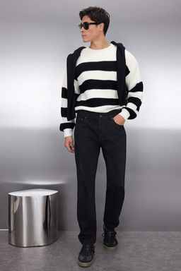 TRENDYOL MAN Siyah %100 Pamuk Relax Fit Boyfriend Jeans Kot Pantolon TMNAW23JE00076