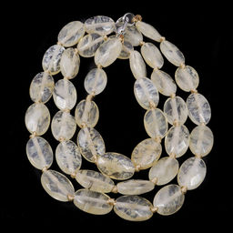 Бусы из камня Цитрин дарует новые возможности, исполняет желания