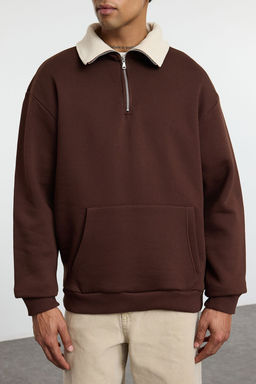 Kahverengi Oversize/Genis Kesim Dik Yaka Fermuarl? Ici Polarl?/S?cak Tutan Sweatshirt TMNAW25SW00081