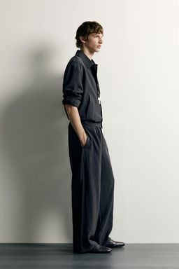 PANTAL?N RELAXED FIT FLUIDO PLIEGUES / Negro - Zara фото 2