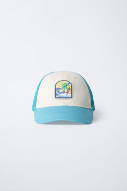 GORRA REJILLA ETIQUETA ENGOMADA / Azul / Blanco