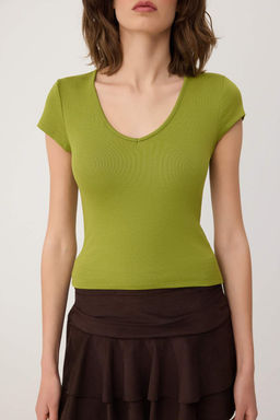 Ekru Duz Fitted V Yaka Ay Kol K?sa Yumusak Orme T-Shirt TWOSS26TS00243 - Trendyolmilla фото 7
