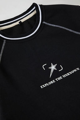 TRENDYOL MAN Bej Regular/Normal Kesim Dikis ve Yaka Triko Bant Detayl? Bask?l? Sweatshirt TMNAW25SW00166 - Trendyolmilla фото 7