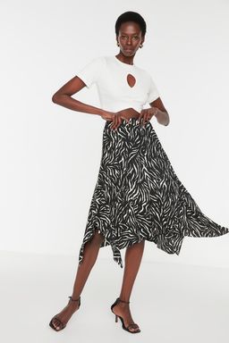 Beyaz Desenli Volanl? Asimetrik Yuksek Bel Midi Esnek Etek TWOAW20ET0440