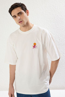TRENDYOL MAN Ekru Oversize/Genis Kesim Dag S?rt Bask?l? %100 Pamuk T-Shirt TMNSS25TS00191 - Trendyolmilla фото 6