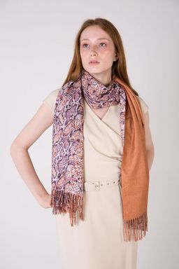 Палантин из полиэсетра и вискозы с бахромой - Модные истории фото 4