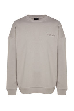 TRENDYOL MAN Gri Premium Bisiklet Yaka Oversize/Genis Kesim Yaz? Nak?sl? Diagonal Sweatshirt TMNAW24SW00039 - Trendyolmilla фото 9