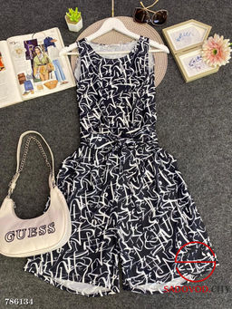 Комбинезон шортами женский