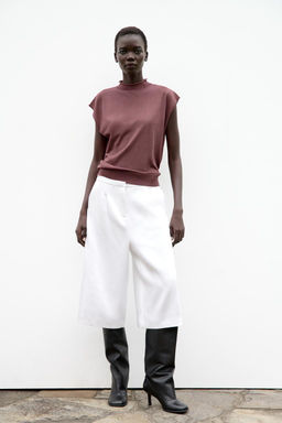 SLEEVELESS PLAIN KNIT TOP