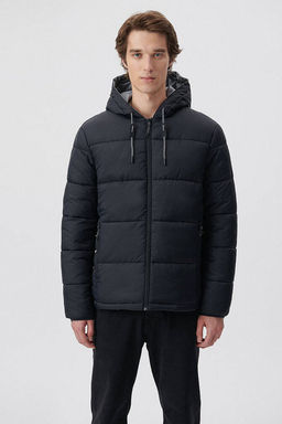 Мужской черный пуховик с капюшоном 0110266-900 23k008001e0011