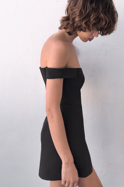 VESTIDO CORTO VOLUMEN / Negro - Zara фото 3