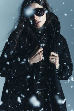 LONG WATER-REPELLENT AND WINDPROOF HOODED DOWN PUFFER JACKET - Zara фото 2