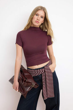 Murdum Fitted/Vucuda Oturan Dik Yaka K?sa Kollu Premium Yumusak Orme Bluz TWOSS26BZ00445