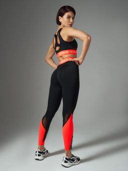 Спортивный топ-бра с яркой брендированной резинкой - NEVERLATE фото 6