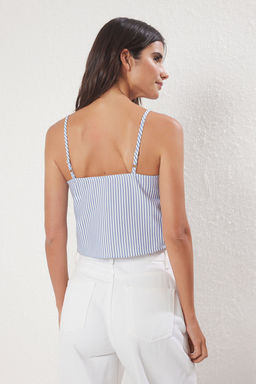 Trendyolmilla Mavi Fiyonk Detayl? Dokulu Cizgili Ask?l? Dokuma Dokuma Bluz TWOSS25BZ00501