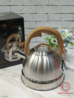 Металлический чайник со свистком Металлический чайник со свистком