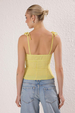 Trendyolmilla Sar? Dokulu Potikareli Ask?l? Fitted Dokuma Bluz TWOSS25BZ00574  фото 4