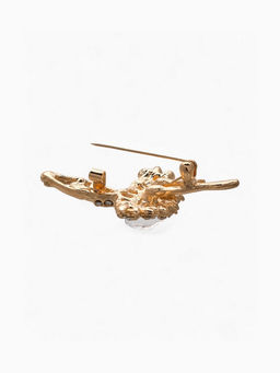 Брошь Балерина ан лер, белая в золоте