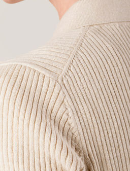 D39.351 Джемпер женский бежевый меланж