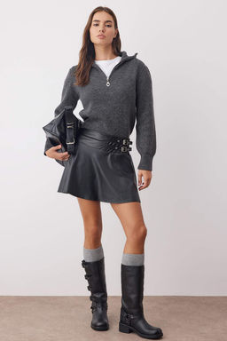 Siyah Aksesuar Detayl? K?sa/Mini Sort Etek TWOAW26SR00000