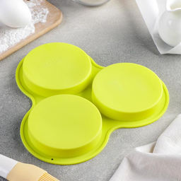 Форма для выпечки Доляна «Круг», силикон. 23×19.5 см, 3 ячейки (d=10 см), розовая