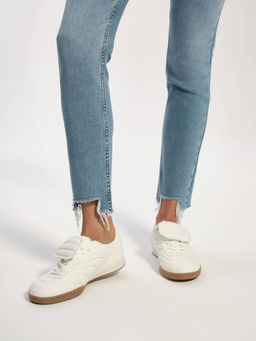 CONTE CON-720 Джинсы skinny с ассиметричным низом и эффектом разрушений light blue