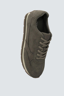 CASUAL LEATHER TRAINERS