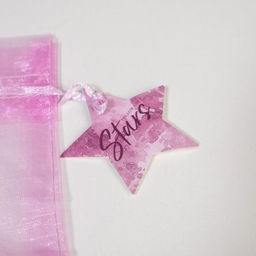 Цена за 10 шт. Мешочек подарочный органза фиолетовый «Звезды», с шильдиком, 20 х 30 см +/- 1.5 см