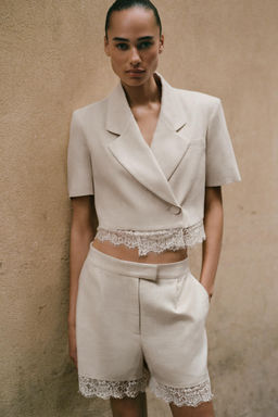 BLAZER CORTA ENCAJE / Beige claro - Zara фото 2