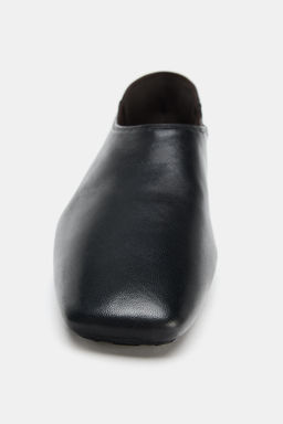 LIMITED EDITION FLAT LEATHER SHOES - Zara фото 7