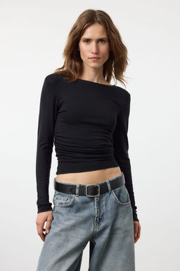 Siyah Viskon/Yumusak Kumasl? Fitted Buzgu/Drape Detayl? Kay?k Yaka Esnek Orme Bluz TWOAW25BZ00225