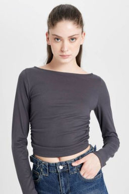 Fitted Vucuda Oturan Kay?k Yaka Basic Duz Uzun Kollu Tisort