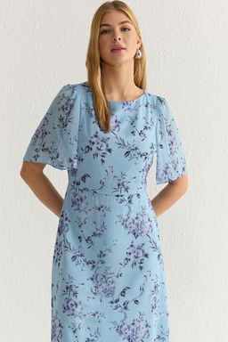 Mavi Cicekli A Kesim Midi Astarl? Sifon Dokuma Elbise TWOSS23EL01372