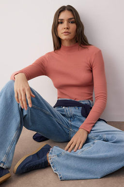 Gul Kurusu Fitted/Vucuda Oturan Dik Yaka Uzun Kol Fitilli Esnek Orme Bluz TWOAW21BZ0423