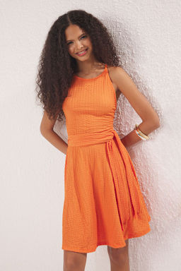 Turuncu Dokulu Ask?l? Baglama Detayl? Skater/Belden Ac?lan Mini Orme Elbise TWOSS25EL00794