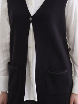 V Yaka Nak??l? Kad?n Triko Yelek