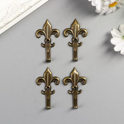 Цена за 8 шт. Крючок металл «Геральдическая лилия», бронза, 4.6×2.5×1 см