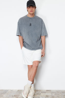 TRENDYOL MAN Gri Oversize/Genis Kesim Eskitme/Soluk Efektli %100 Pamuklu T-shirt TMNSS24TS00146