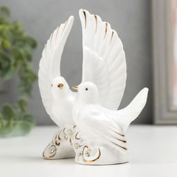 Сувенир под фарфор "Белые голуби" стразы 11,7х6х12,3 см