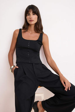 Siyah Fitted/Vucuda Oturan Kare Yaka Dugmeli Kolsuz Interlok Orme Bluz TWOSS26BZ00387